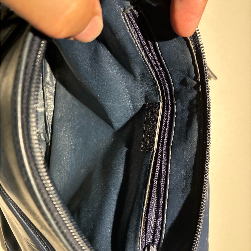 Fendi vintage Blue Leather Shoulder Bag - Picture 12 of 15